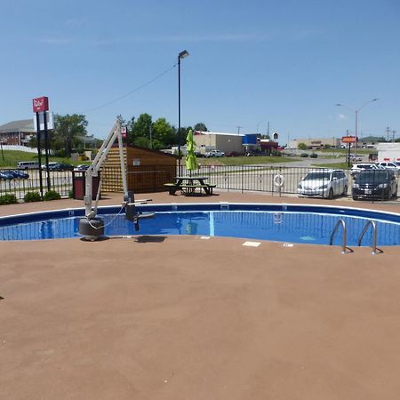 Red Roof Inn Cameron Exterior photo