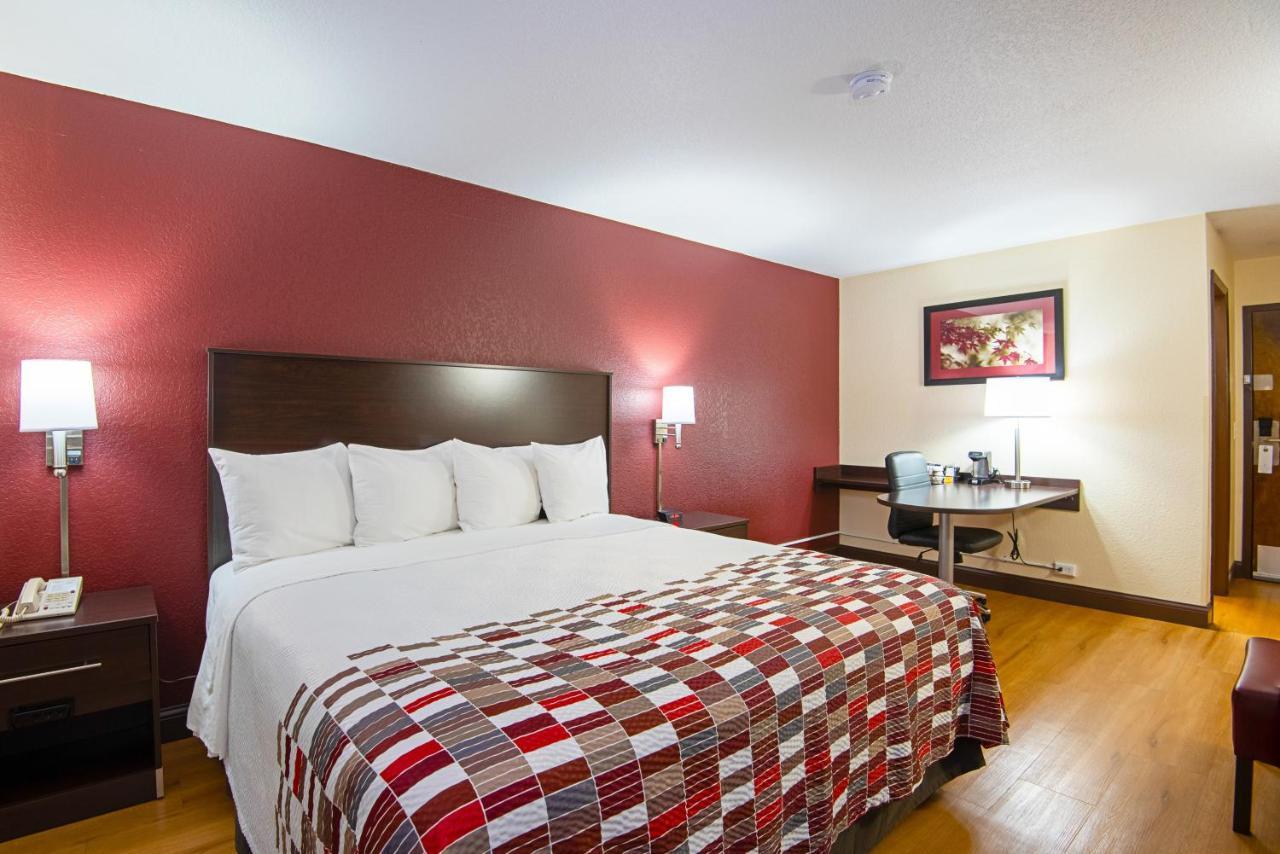 Red Roof Inn Cameron Exterior photo