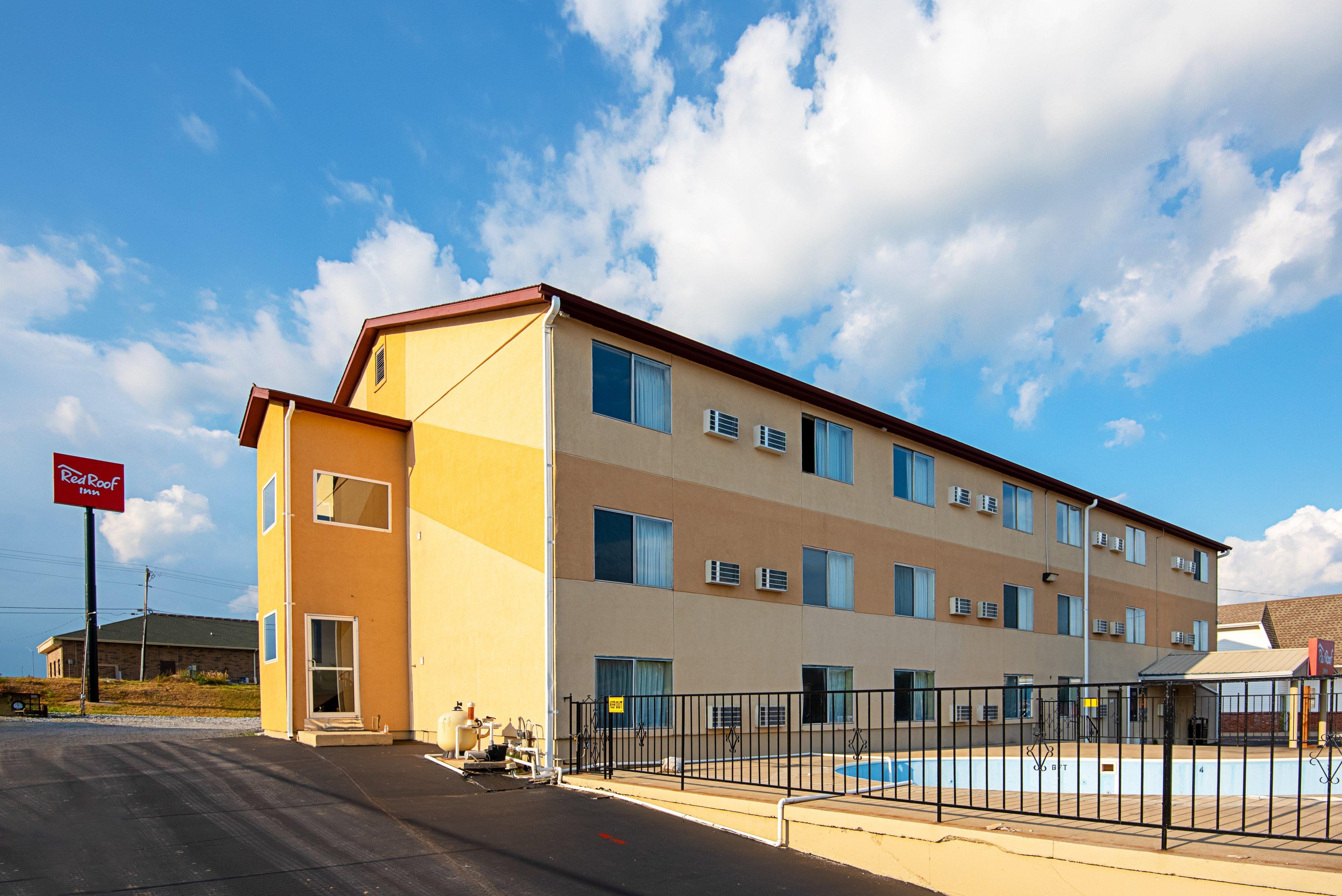 Red Roof Inn Cameron Exterior photo