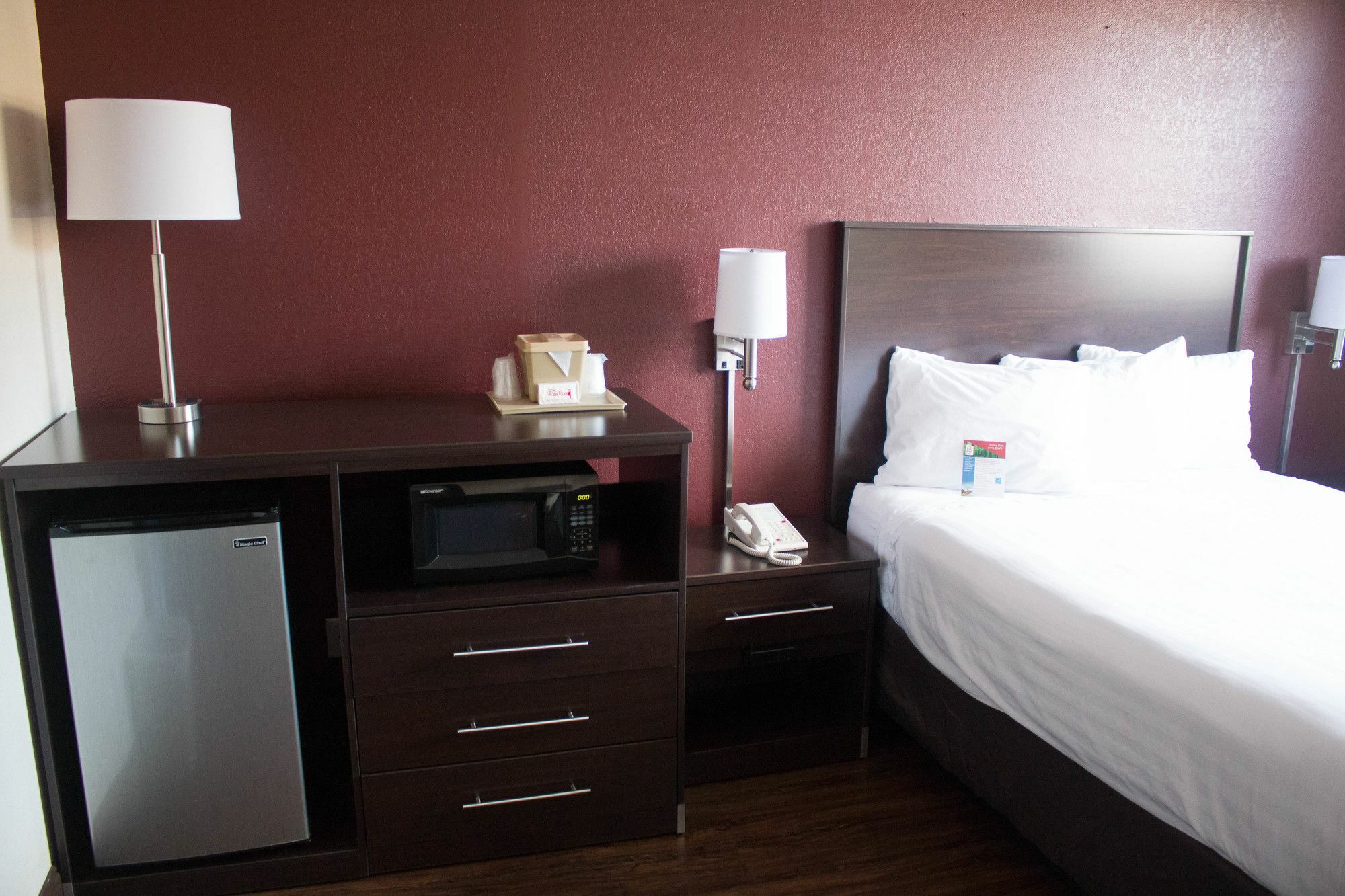 Red Roof Inn Cameron Exterior photo